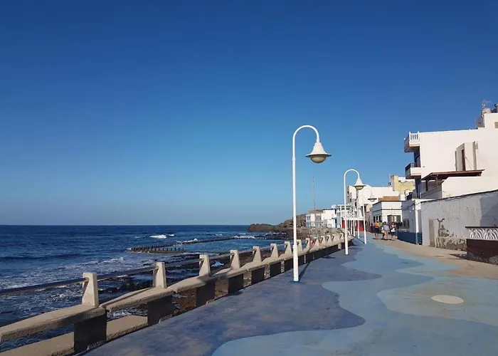 Galdar, Privada En La Playa Pensionat